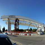 Lo stato attuale della costruzione del ponte: la struttura che costituir� la rampa di accesso da via Naziarantz