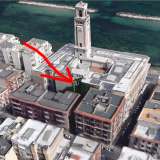 Il punto esatto in cui si trova, alle spalle del palazzo della Provincia di Bari