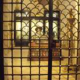 La reliquia � custodita nell'armadio di destra della parete di fondo della "Cappella delle Reliquie", la prima della navata destra della Basilica di San Nicola, interdetta all'accesso da un cancello