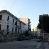 La nostra passeggiata parte dall'incrocio da via Postiglione: siamo all�incrocio con via Re David, la strada che ci fa entrare nel cuore pulsante del quartiere
