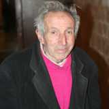 Monsignore Soldato si presenta nella sacrestia della cattedrale per veglia della luce del 31 gennaio 2013