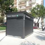 Il nuovo chiosco, sbucato qualche  giorno fa, porta la scritta Take Away
