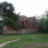 L'edificio ottocentesco � conosciuto anche come Villa rossa