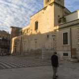 Visitiamo la chiesa del Santissimo Salvatore, ubicata alle porte del centro storico. La struttura � stata eretta nel 1541 secondo dettami dell'architettura romanica