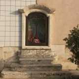 La nicchia che contiene l'immagine di San Vittoriano, patrono di Canneto