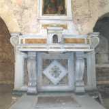 Secondo altare della chiesa di San Martino, collocato nella navata centrale
