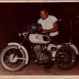 Amos e la sua prima radio montata sulla Corsaronero 150
