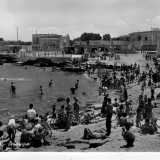E d�estate poi tutti al mare. Qui un�immagine della spiaggia del Titolo tra Palese e Santo Spirito