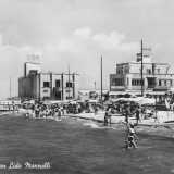 Mentre il grande stabilimento balneare �Lido Marzulli� ospitava feste, cantanti e gare di ballo