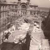 La costruzione del Palazzo della Motta tra corso Vittorio Emanuele e corso Cavour