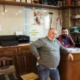 �Dal �paese� si fanno vedere solo in tempi di elezioni � ci dice il 55enne macellaio Leonardo � ma noi non siamo riusciti mai ad avere un nostro rappresentante in Comune. E poi magari ci chiedono pure di contribuire con offerte per la sagra patronale di San Rocco: ma chi l�hai mai vissuta questa festa? Qui non � stata mai messa nemmeno una luminaria�