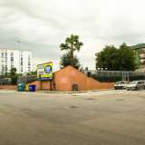 lo stesso Teatro Tenda � diventato un piccolo parco comunale dal nome �Arena Giardino�