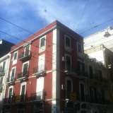 Palazzina antica su tre livelli dalle facciate rosse presente nel quartiere Libert�