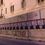 Tra le loro iniziative c�� quella di tappezzare le strade con un manifesto su cui la scritta �Basta feccia� (a caratteri cubitali su sfondo rigorosamente nero) urla la ferma intenzione di opporsi a fenomeni quali �violenze, scippi, spaccio e furti�