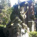 Una statua del cimitero monumentale del Verano, Roma