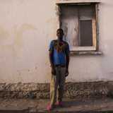 Uno degli immigrati africani residente nel Ghetto