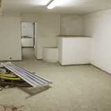 ...e l�ex laboratorio sottostante