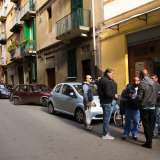Qui il panorama cambia decisamente: le stesse abitazioni colorate di cui abbiamo parlato prima sono messe decisamente peggio: i colori sono sbiaditi, i muri scrostati