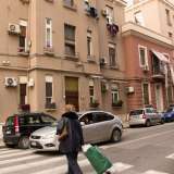 Oltrepassando la piazza e continuando a percorrere corso Sonnino i contrasti architettonici appaiono ancora pi� evidenti. Se da una parte incontriamo non proprio bellissime case popolari squadrate di colore marroncino...