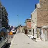 Via Oberdan, sulla destra edifici mal ridotti