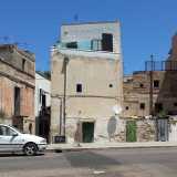 Alcuni degli edifici malmessi