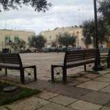 Le panchine di piazza Paradiso. Sopravviveranno al capodanno 2014?