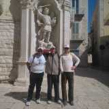 I tre pellegrini a Giovinazzo (Palmisano � l'ultimo a destra)