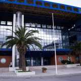 Il molo borbonico rappresenta ancora oggi la zona pi� trafficata: � qui del resto che si trova il Terminal Crociere