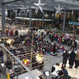 L'Old Spitalfields market, � un mercato coperto dedicato principalmente all'abbigliamento e agli articoli vintage situato nel cuore di Spitalfields, Londra