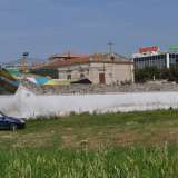 Intorno all�edificio permane ancora una zona �verde�: si tratta in realt� di un campo incolto che dona per� alla San Marco un aspetto �bucolico�, all�ombra del �colosso� rappresentato dal recente ipermercato �La mongolfiera�