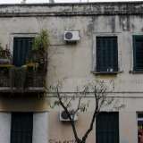 La prima parte della scritta