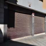 Non ci resta che ritornare indietro fiancheggiando questa volta la ferrovia e inoltrandoci per via Guarnieri: anche qui serrande chiuse e cartelli di �vendesi� la fanno da padrone