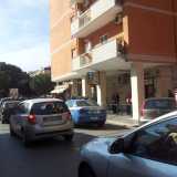 La polizia ferma in via Concilio Vaticano II
