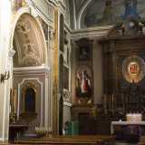 All'interno � presente un dipinto della Madonna con Ges�, posizionato dietro l'altare e attribuito tradizionalmente all'evangelista Luca
