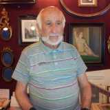 Giuseppe Loiacono nel suo negozio