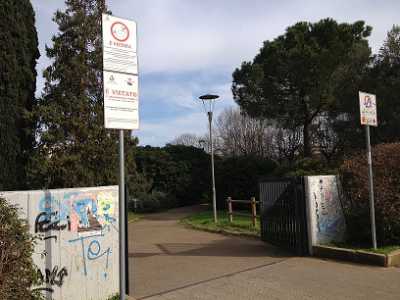 Bari, parchi aperti ai cani...e agli incivili