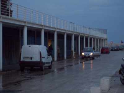 Il mercato del pesce al tramonto