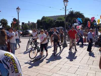 L'arrivo dei partecipanti alla ciclopasseggiata