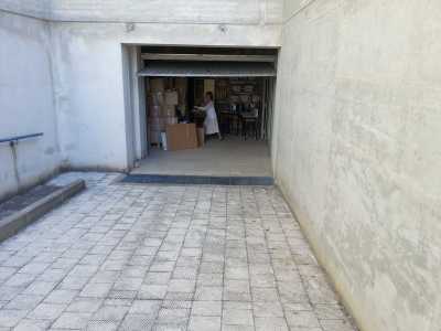 Lo scantinato della scuola, un biccolo box di pochi metri quadrati