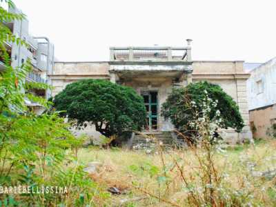 L'entrata di una villa in via Massaua, sempre nel quartiere Marconi