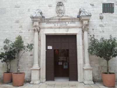 Foto 05a: Chiesa di Sant'Anna in Sant'Agostino, aperta