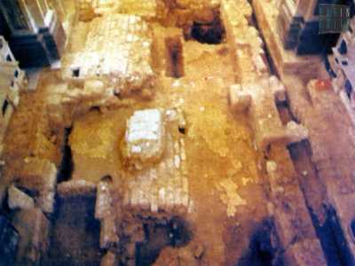 Una rara immagine del pavimento della chiesa bizantina rinvenuto negli scavi della chiesa Santa Maria del Monte Carmelo