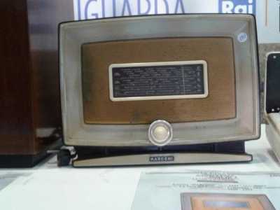 Radio "MARCONI", modello 1531, costruita in societ� con "La voce del padrone � Columbia� e �Marconiphone�, negli anni 1950-52