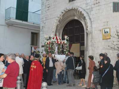 Durante i riti pasquali la partecipazione della comunit� barese italo-greca si fa pi� consistente