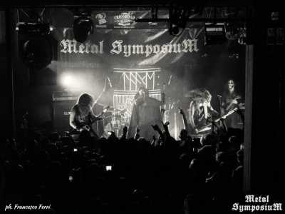 Il live dei Taake in una foto in bianco e nero 