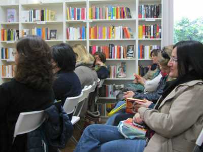 L'interno della libreria Libriamoci di Bitritto 