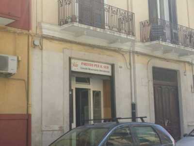 L'entrata del circoolo in via Trevisani, quasi ad angolo con corso Italia
