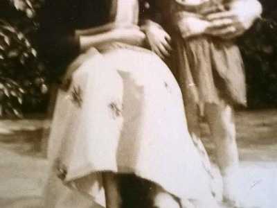 La 18enne Gina con una piccola 