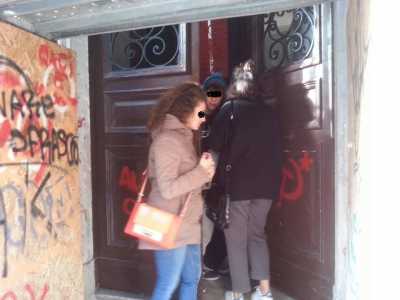Scacchi: due ragazze rientrano nella scuola con caff� e cornetti per i compagni 