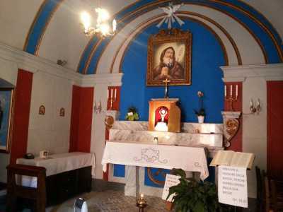 La cappella che si trova nella villa. Si entra da via Lecce